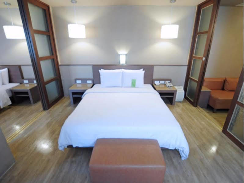 Kindness Hotel - Hanshen Kaohsiung Exterior foto